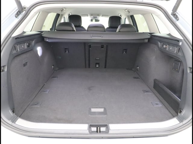 Volkswagen Passat 1.5 eTSI Business DSG