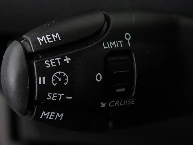 Peugeot 2008 Allure Pack PureTech