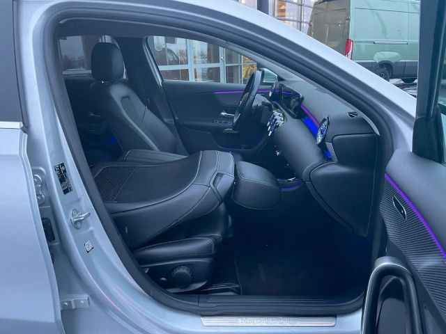 Mercedes-Benz A 180 Hatchback Progressive