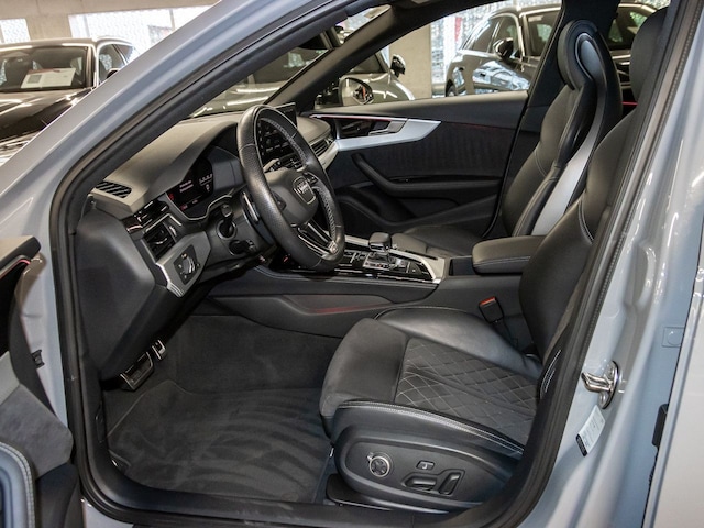 Audi RS4 Avant Quattro