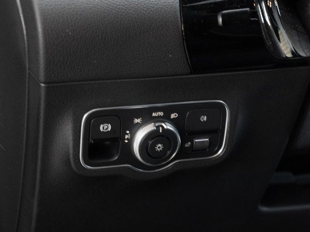 Mercedes-Benz GLA 180 AMG Line