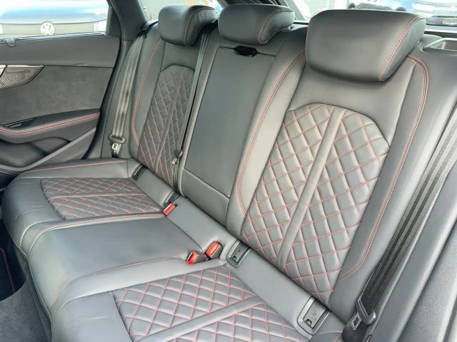 Audi A4 Avant Quattro S-Line