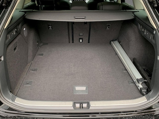 Skoda Superb 2.0 TDI Combi Laurin & Klement