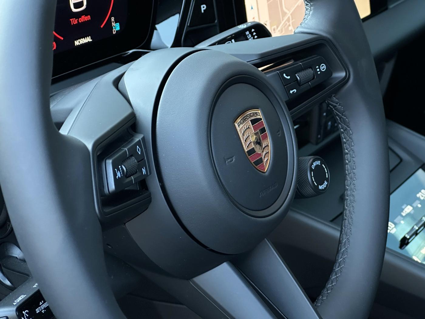 Porsche Macan BOSE PANO Lenkradheizung