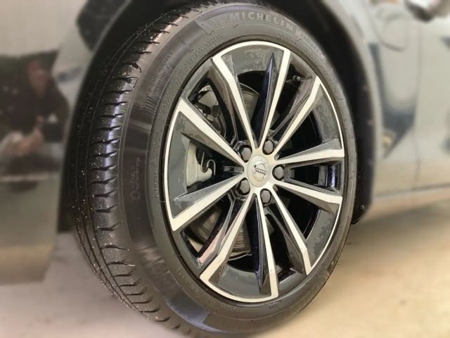 Volvo V60 AWD Core Hybrid Recharge T6