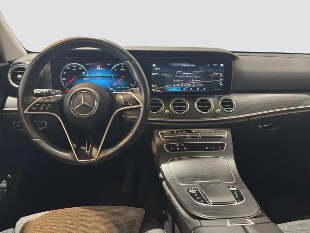 Mercedes-Benz E 220 AVANTGARDE E 220 d Estate