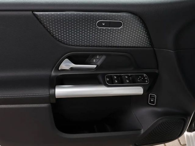 Mercedes-Benz B 200 Sedan