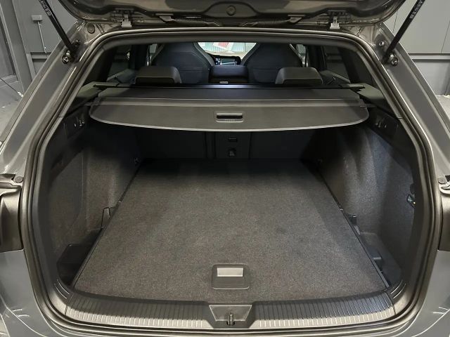 Volkswagen Golf Golf VIII R-Line Variant