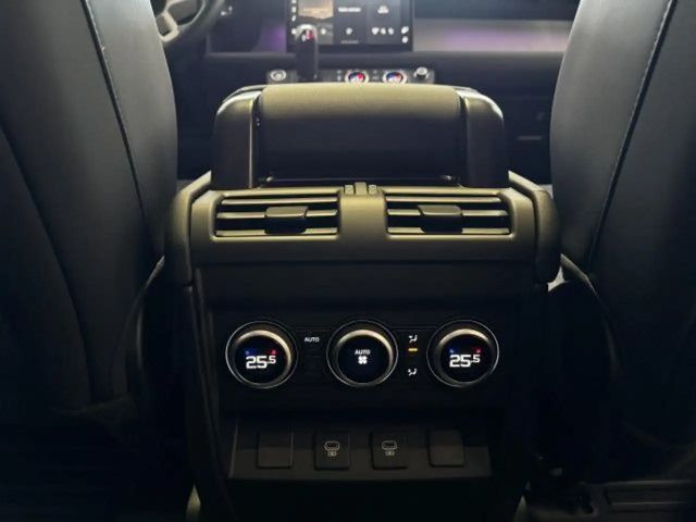 Land Rover Defender 110 D300 SE