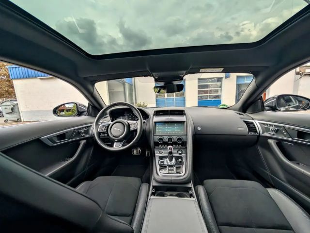 Jaguar F-Type AWD Coupe R-Dynamic