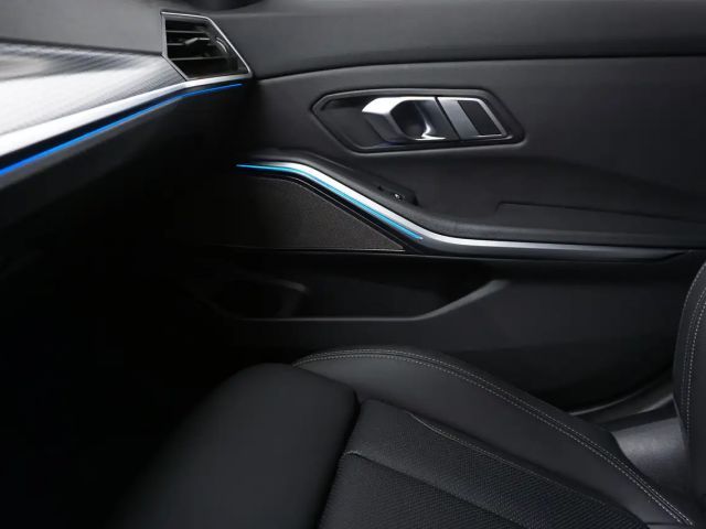 BMW 320 320e M-Sport xDrive