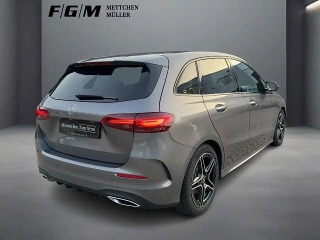 Mercedes-Benz B 200 AMG Line Sedan