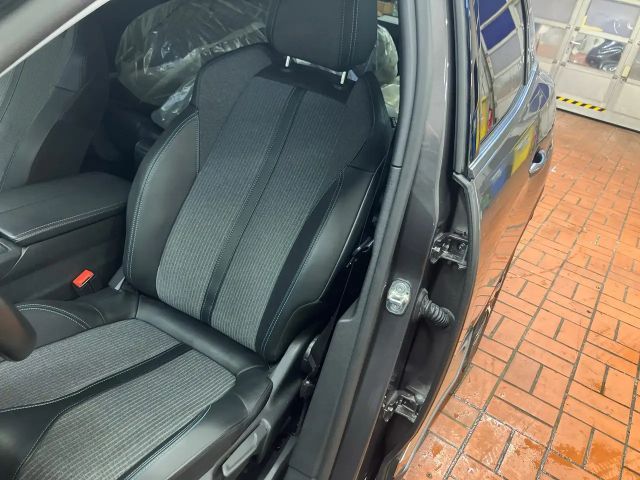 Peugeot 3008 1.6 225 A llure LED+Navi+SHZ+2xKlima+Kam.