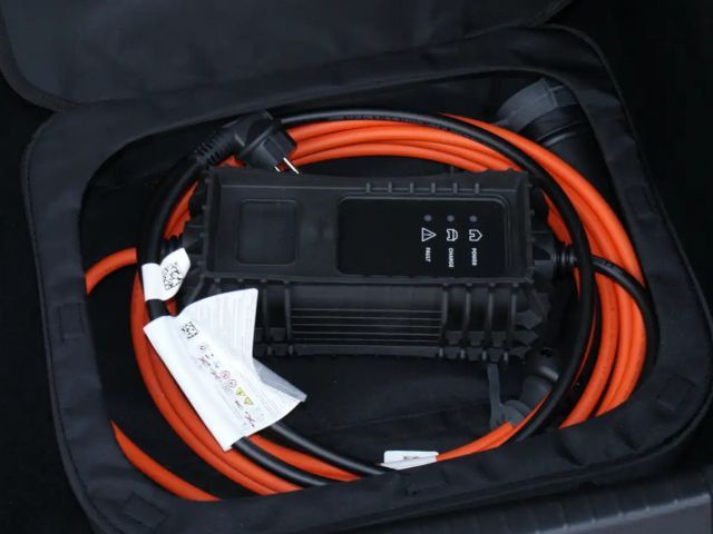 Peugeot E-208 Alluer Elektromotor 136 - 1.Hand/Rückfahrkamera