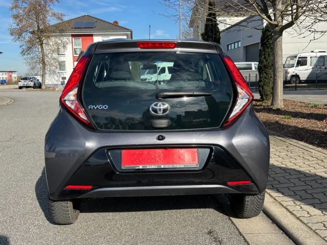 Toyota Aygo Hatchback Play X-play