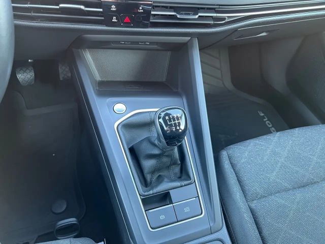 Volkswagen Golf Life Variant