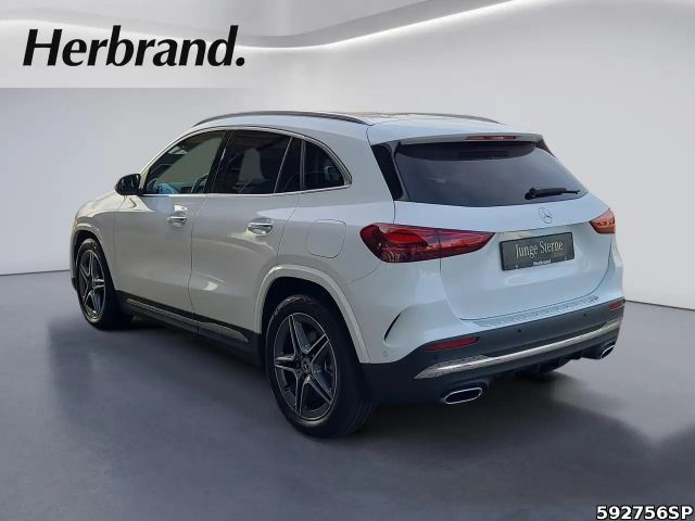 Mercedes-Benz GLA 220 4MATIC AMG Line GLA 220 d