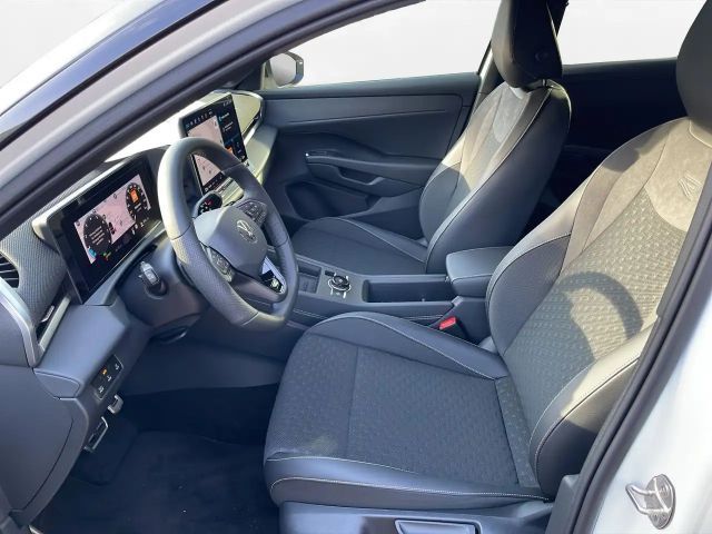 Volkswagen T-Roc 1.5 eTSI DSG R-Line Style