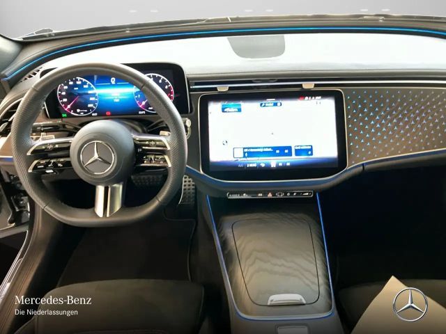 Mercedes-Benz E 200 AMG Line Sedan