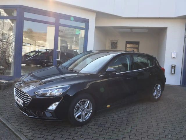 Ford Focus Cool & Connect