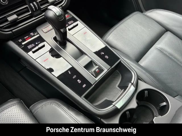 Porsche Macan Rückfahrkamera Sportabgas Luftfederung LED