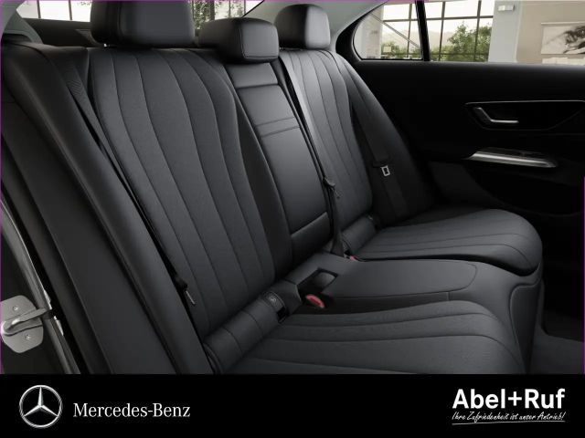 Mercedes-Benz E 200 AVANTGARDE Sedan