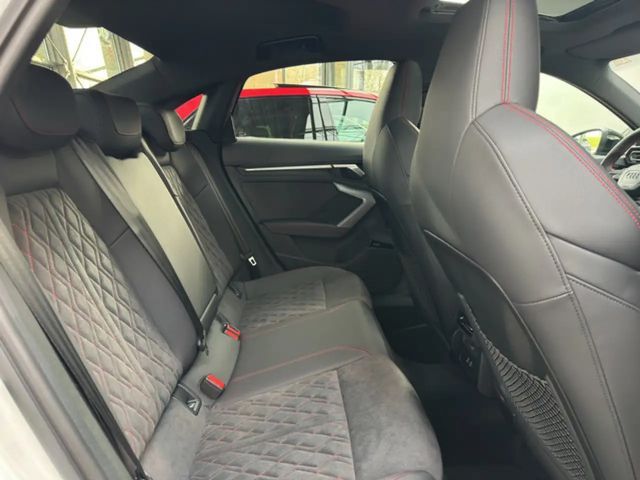 Audi A3 35 TFSI S-Line S-Tronic Sedan