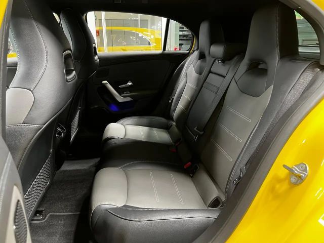 Mercedes-Benz A 250 A 250 e AMG Line