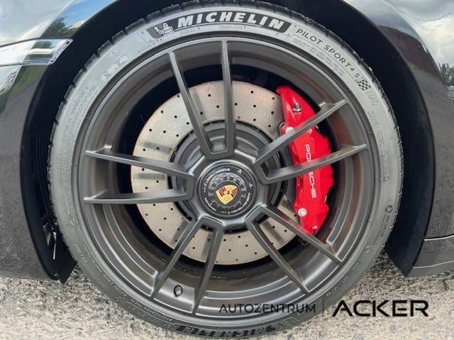 Porsche 992 Cabrio Carrera GTS