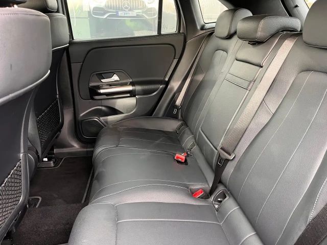 Mercedes-Benz EQA 300 4MATIC