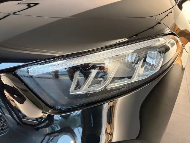 Mercedes-Benz A 180 A 180 d