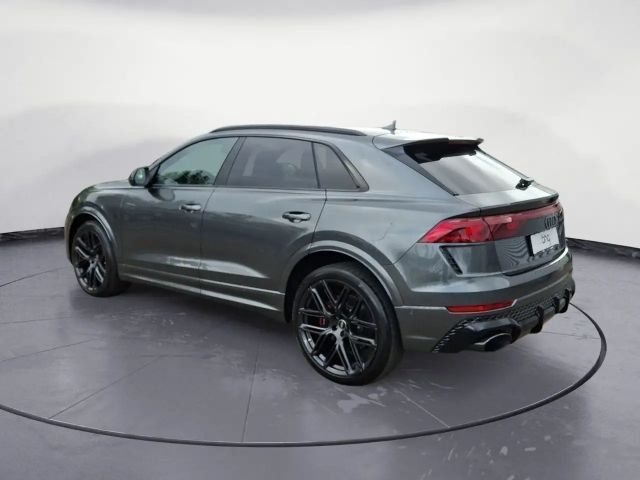 Audi RS Q8 SUV tiptronic