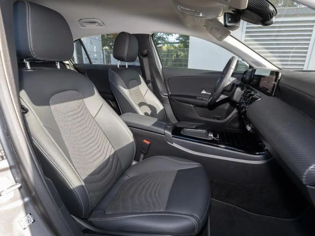 Mercedes-Benz A 180 Hatchback