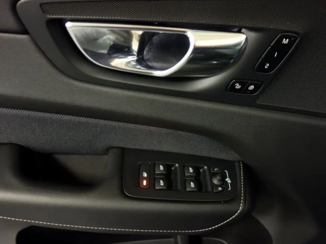 Volvo XC60 AWD Dark Geartronic Plus