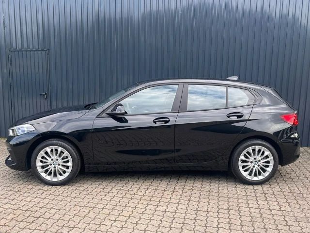 BMW 118 118i 5-deurs Sedan