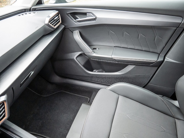 Cupra Leon Leon 1.5 eTSI  PDC SHZ DCC KAMERA NAVI ACC LED