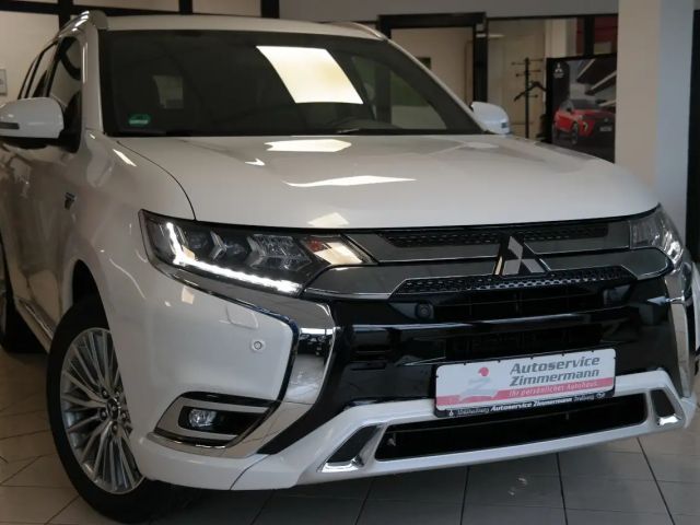 Mitsubishi Outlander 4WD MIVEC PHEV