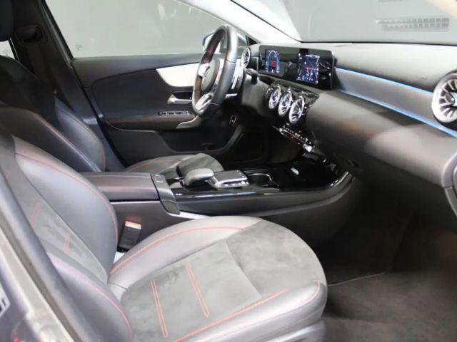 Mercedes-Benz A 250 A 250 e AMG Line