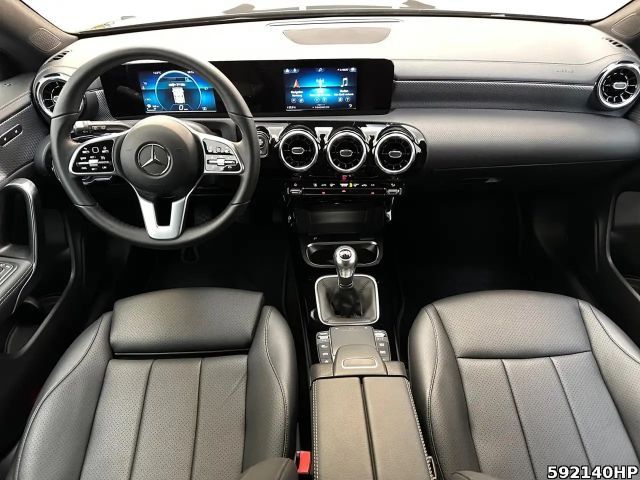 Mercedes-Benz CLA 200 Progressive