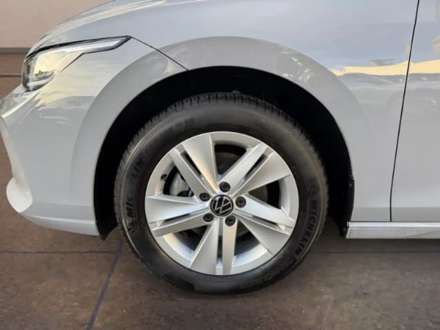 Volkswagen Golf Life Variant