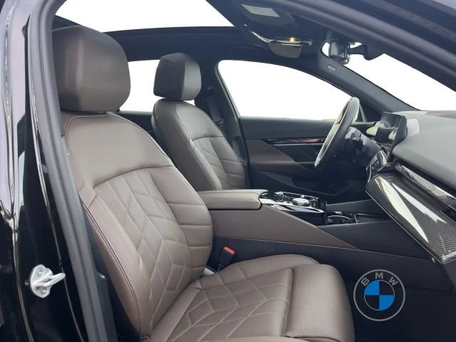 BMW 520 520i M-Sport Sedan