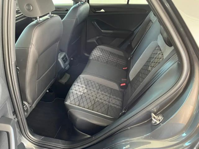 Volkswagen T-Roc 1.5 TSI DSG R-Line