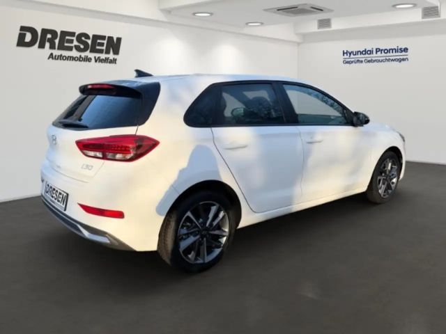 Hyundai i30 Advantage Hybrid T-GDi