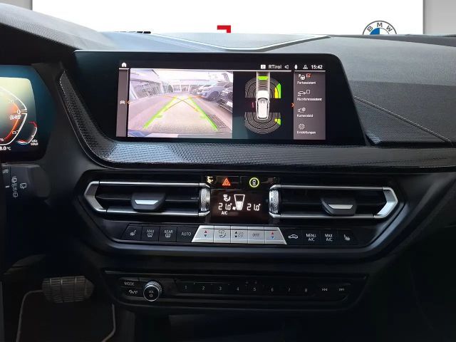 BMW 118 118d Luxury Line Sedan