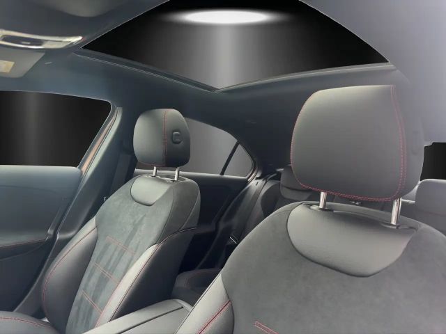 Mercedes-Benz A 250 4MATIC AMG Line