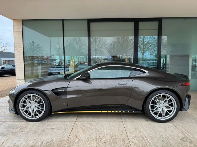 Aston Martin V8 V8