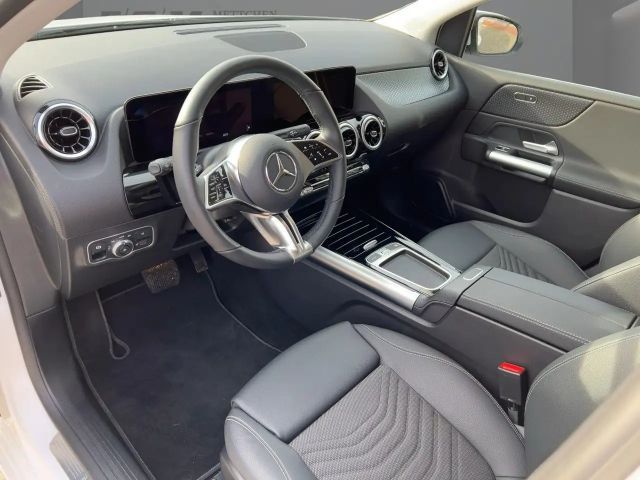 Mercedes-Benz B 180 Progressive Sedan