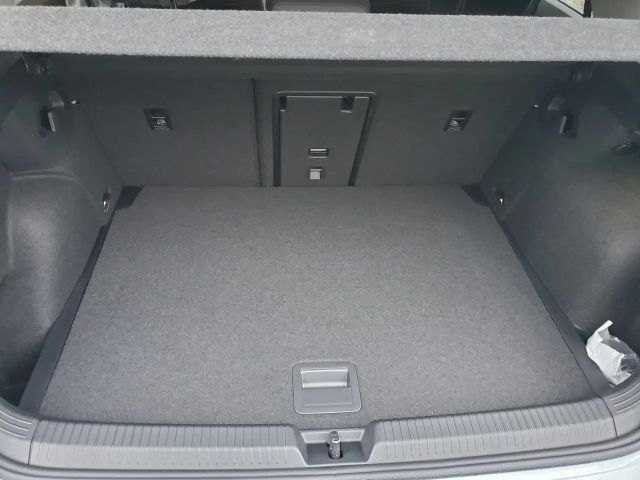 Volkswagen Golf 1.5 TSI Plus