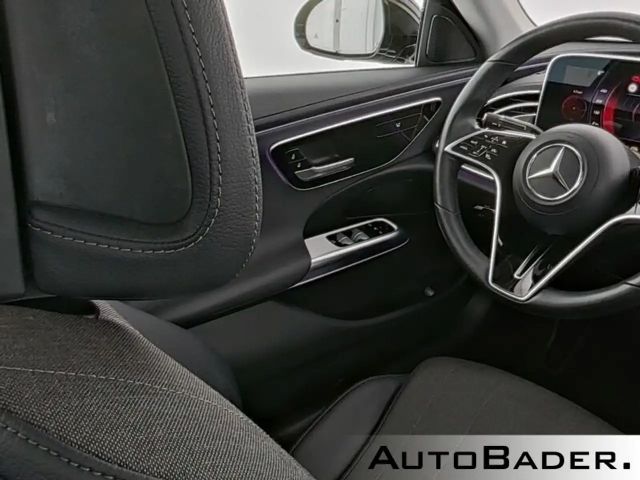 Mercedes-Benz E 220 AVANTGARDE E 220 d Sedan