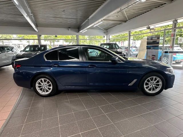 BMW 520 520d Business Line Sedan